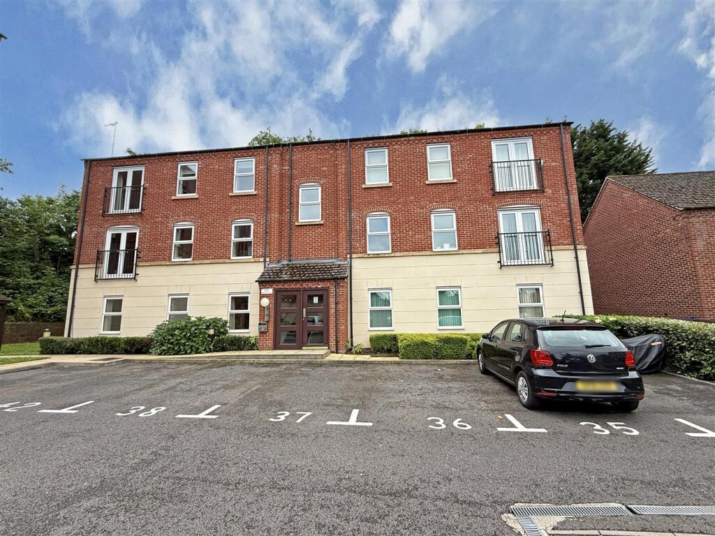 2-bed flat on Wilfred Owen Close, Underdale Road, Shrewsbury, £142,000
