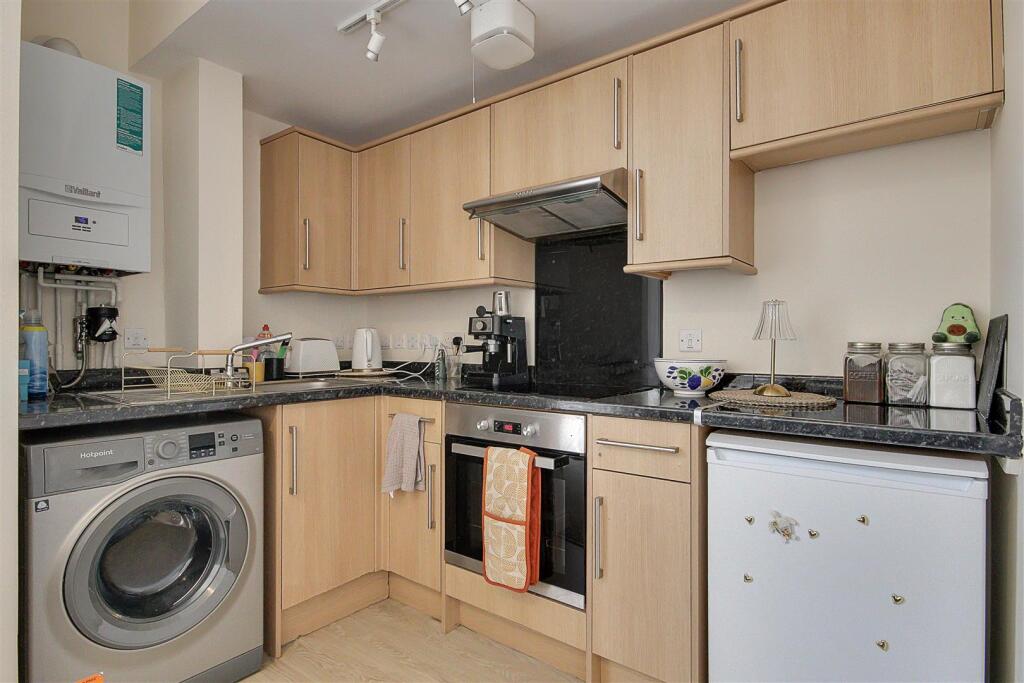 Apartment in Worthing, West Worthing - View 4