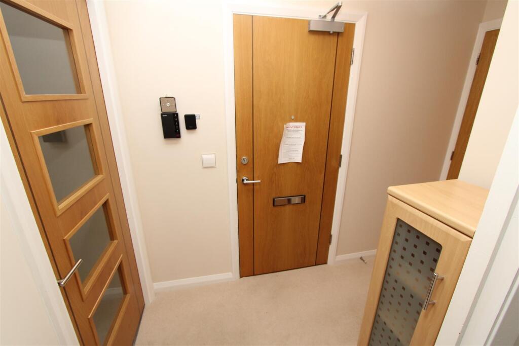 Apartment in Bradford - View 4