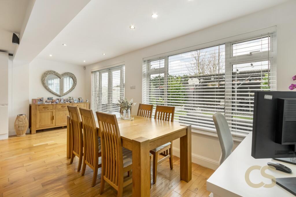 House in Broxbourne, Hertfordshire - View 3