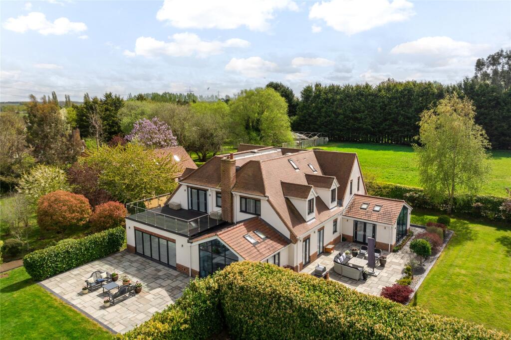 Northfield Road, Wyboston, Bedfordshire, MK44 photo 4