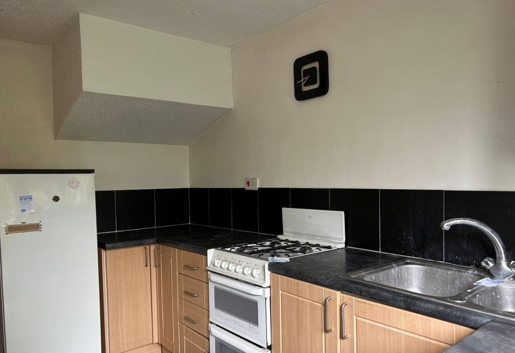 15 Well Copse Close, Waterlooville, PO8 0HB - View 5