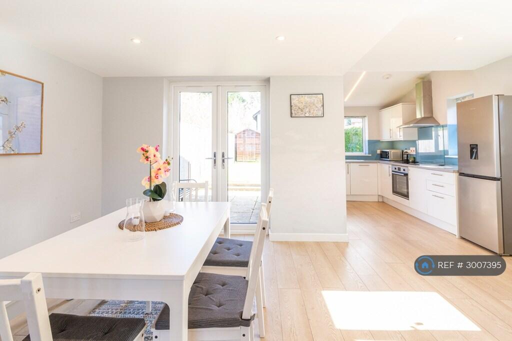 House in Oxford - View 2