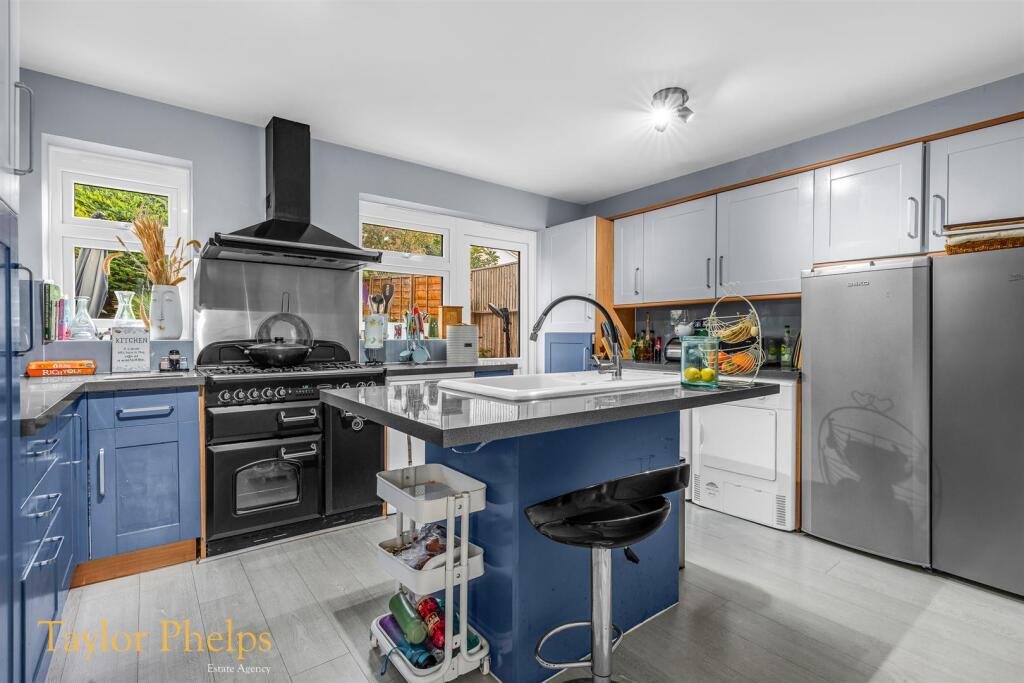House in Stevenage - More