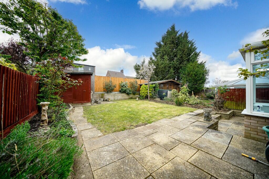 Glebe Close, Hemel Hempstead, Hertfordshire, HP3 9PA photo 4
