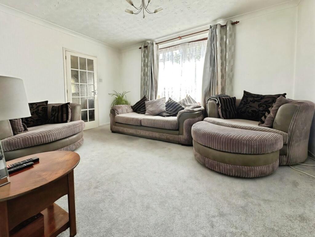 House in Slough, Cippenham - View 3