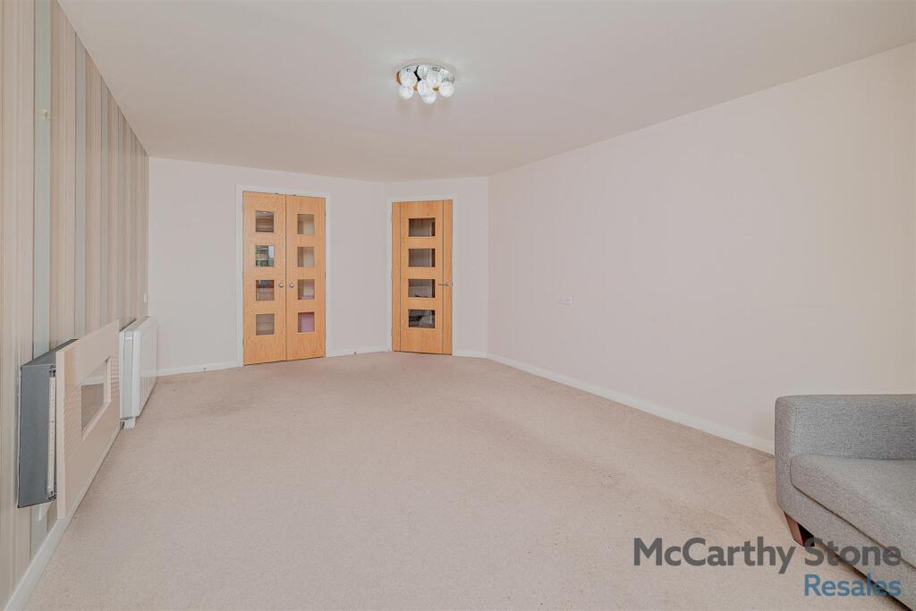 Oakfield Court, Crofts Bank Road, Urmston, Manchester, M41 0AA photo 3