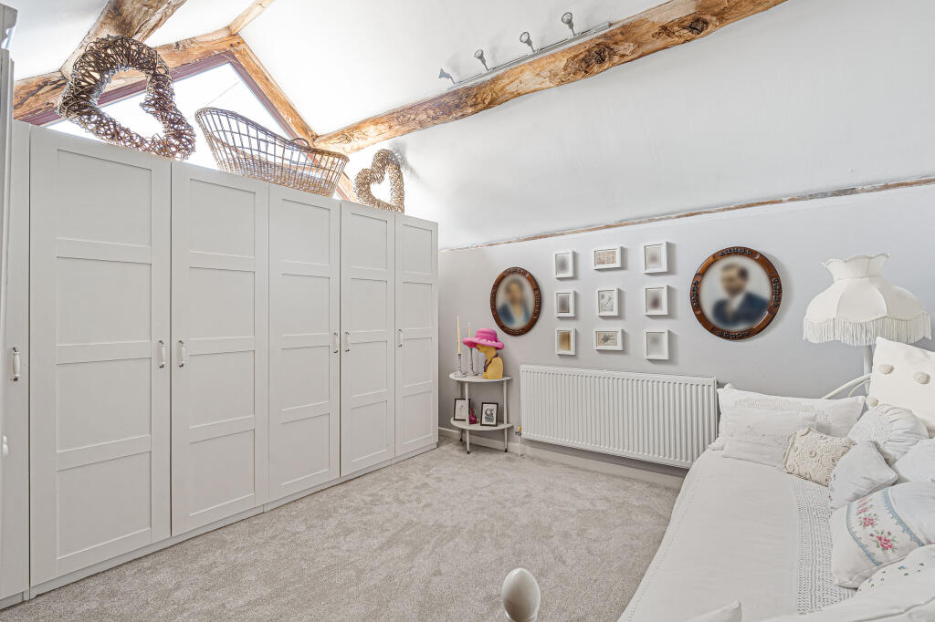 House in Pembridge, Herefordshire - More