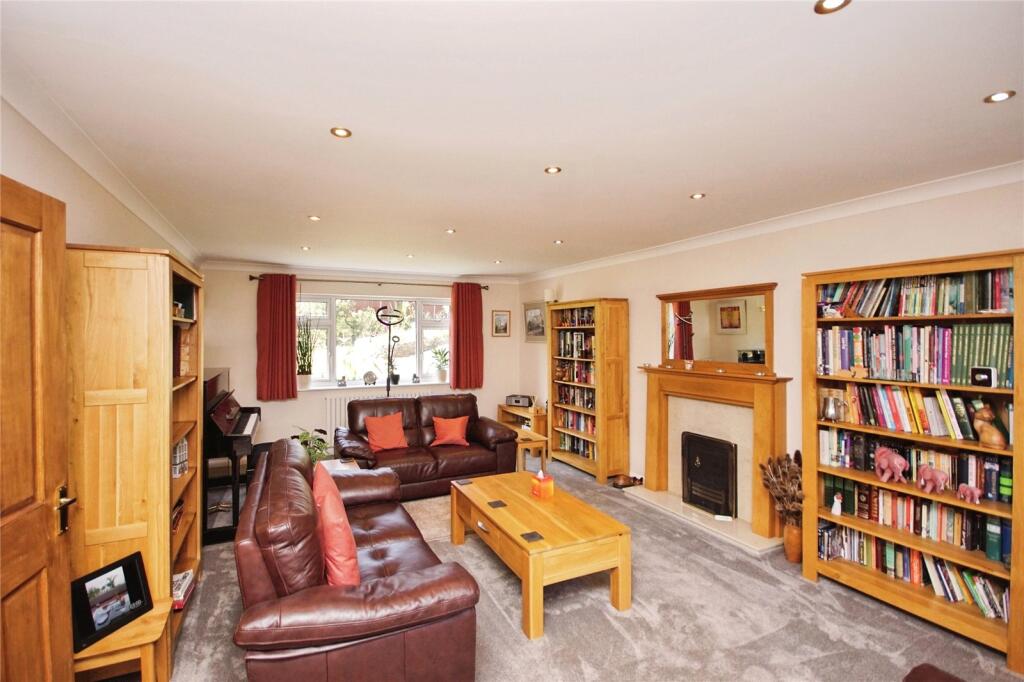 Hopton Road, Dursley, Gloucestershire, GL11 photo 2