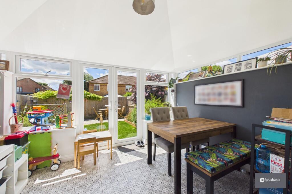 House in Brackley, Radstone Fields - View 4