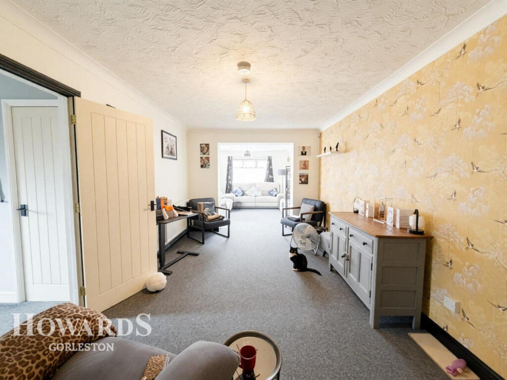 House in Great Yarmouth, Townlands, Bradwell - View 4