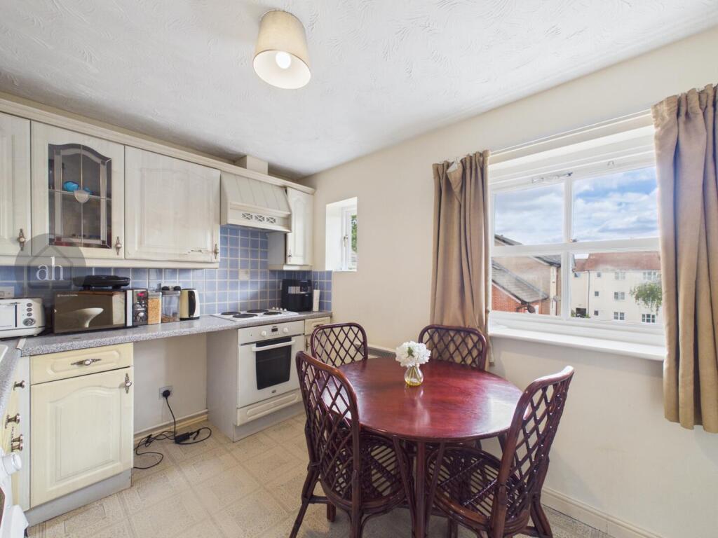 Apartment in West Suffolk, Moreton Hall, Bury St Edmunds - View 2