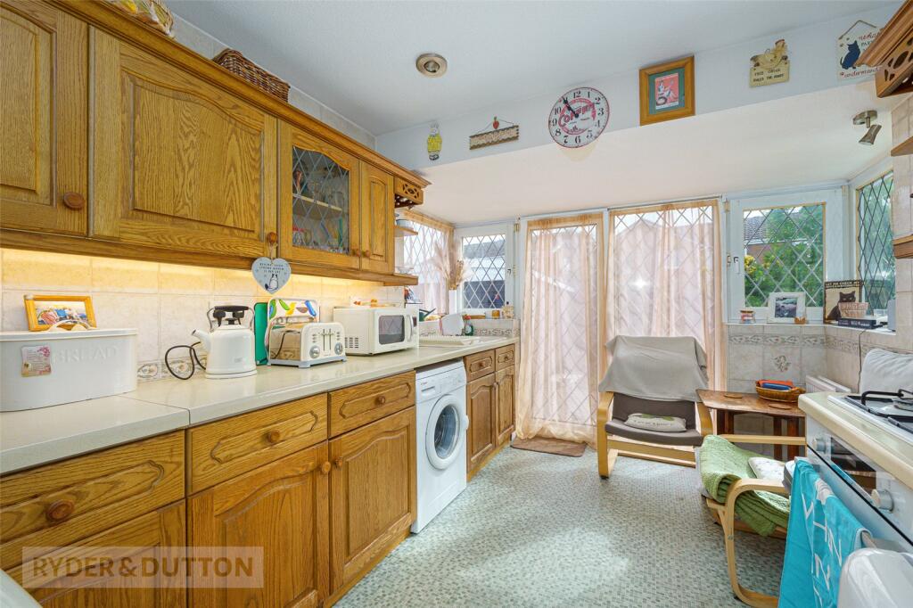 House in Huddersfield, Dogley Lane, Kirkburton - View 3