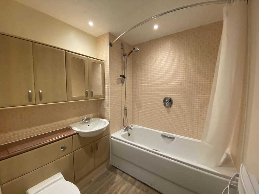 Apartment in Walsall, Coal Pool - More