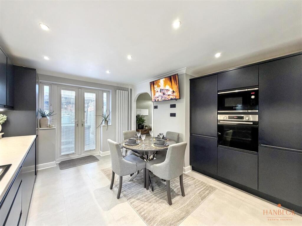 House in Hull - View 4