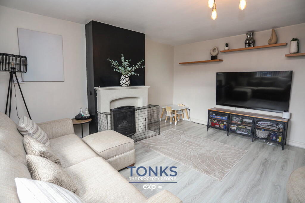 House in Dudley, West Midlands - View 2