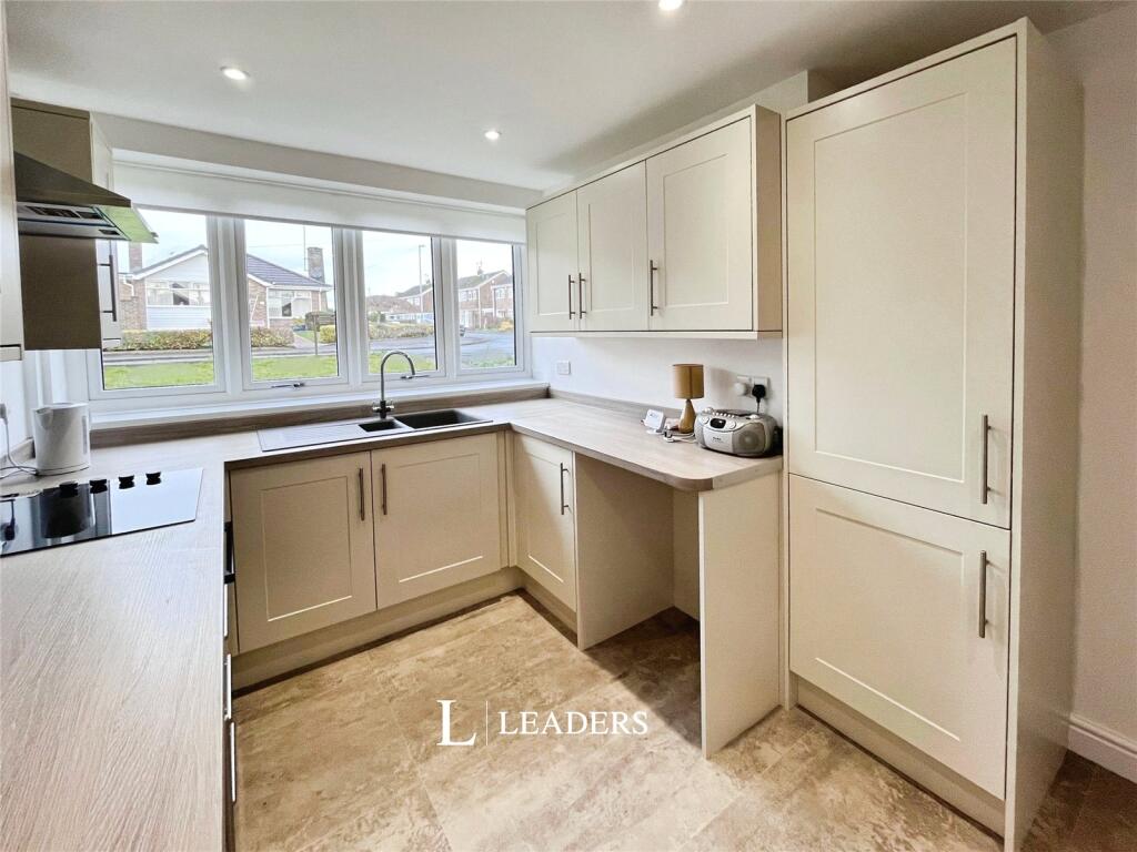 Derwent Drive, Hucknall, Nottingham photo 2