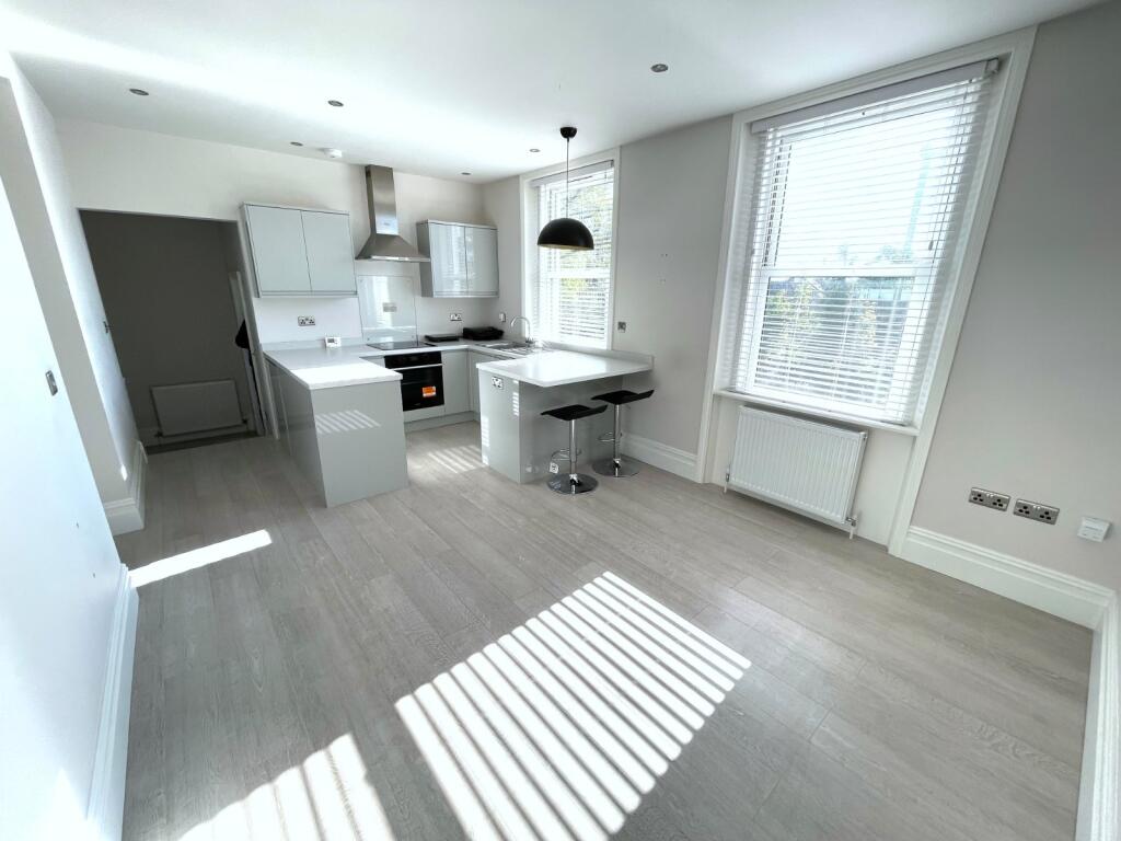 Apartment in Twickenham - View 2