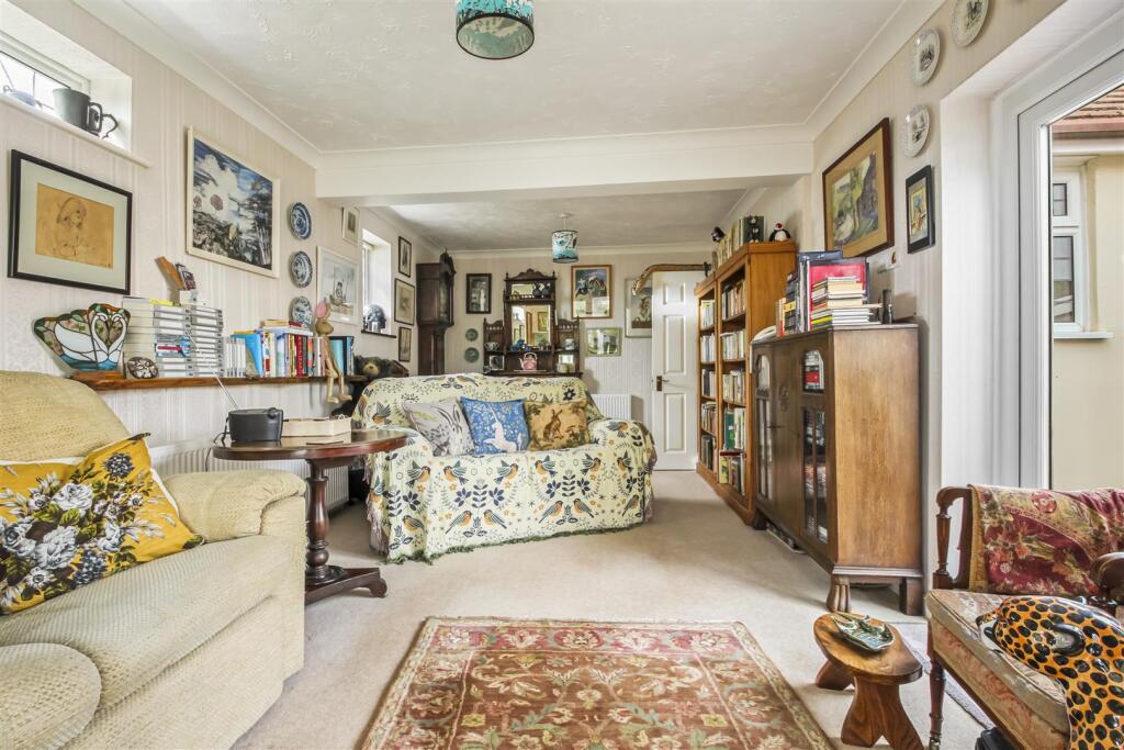 House in Worthing, Ferring - More