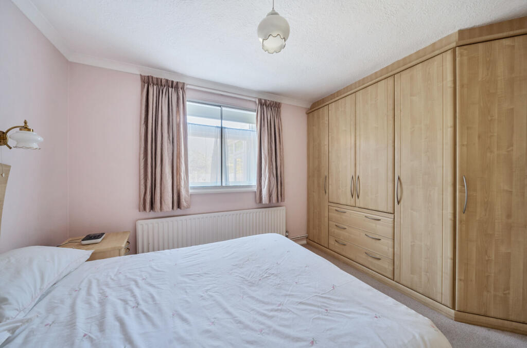 House in Rushmoor, Farnborough Park, Farnborough - View 5