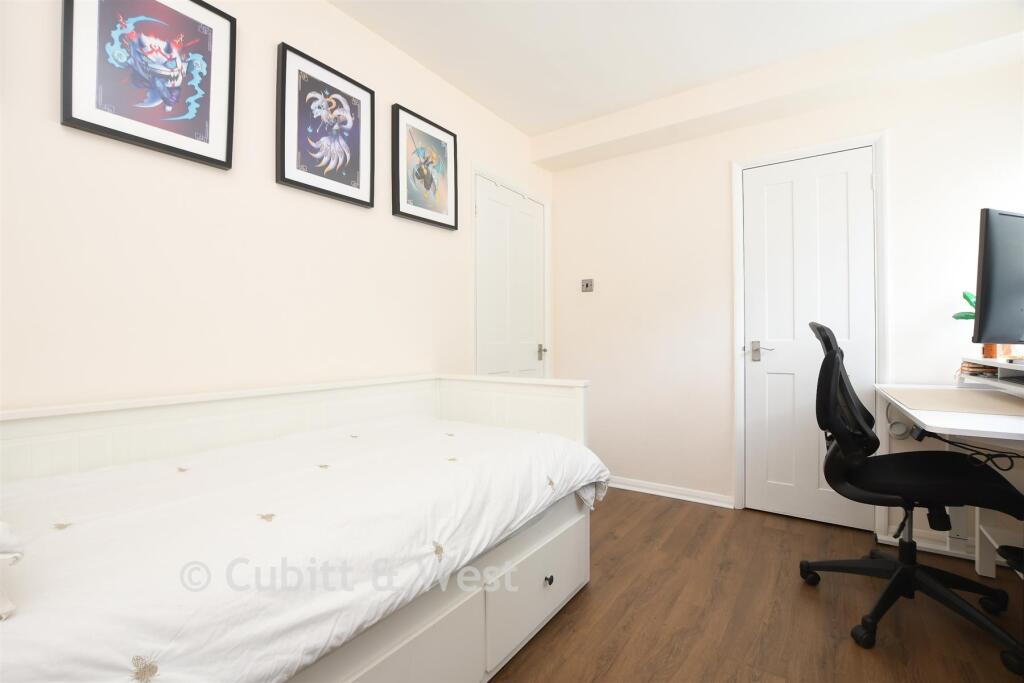 Apartment in Sutton - More