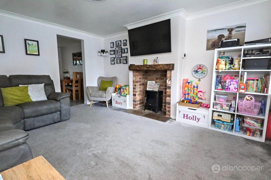 Launceston Drive, Horeston Grange, Nuneaton, CV11 6FT photo 2