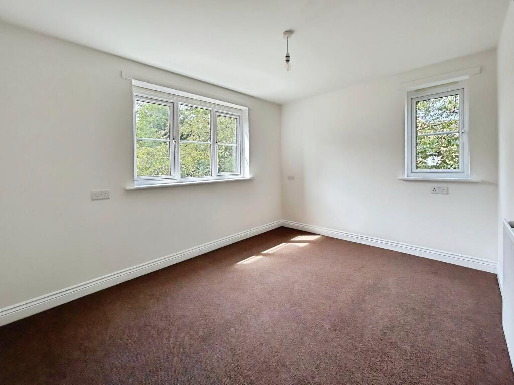 Apartment in Newport - View 5