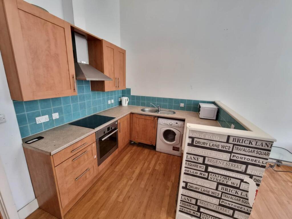 Apartment in Bradford - View 3