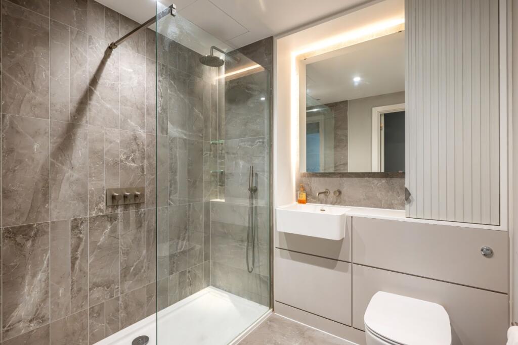 Apartment in London - More