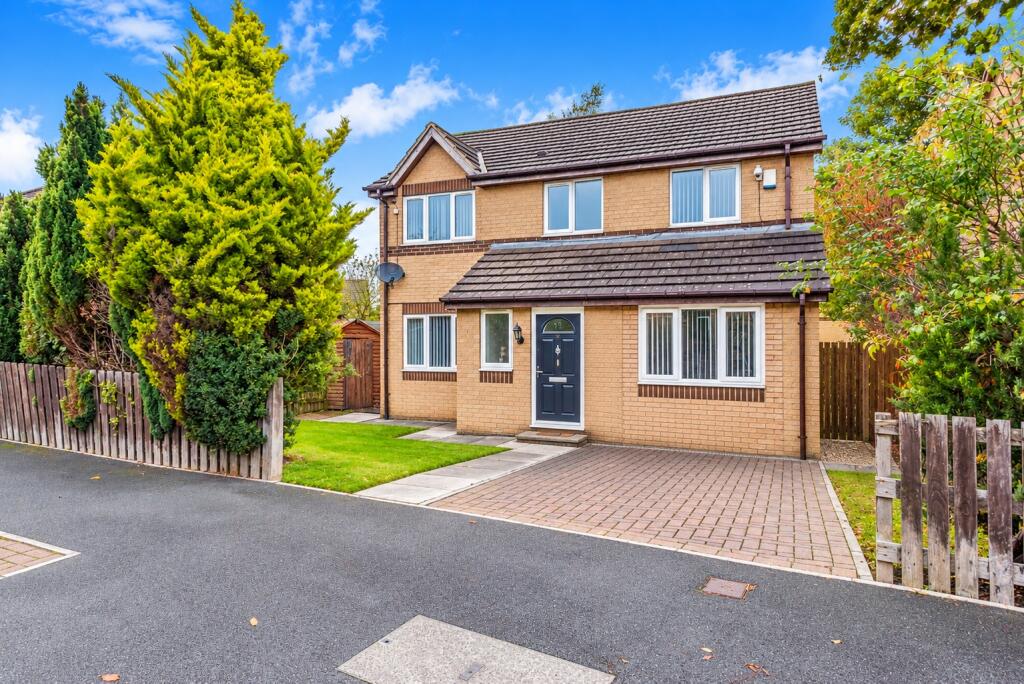 4-bed detached on Bierley House Avenue, Bierley, Bradford, West Yorkshire, BD4, £270,000