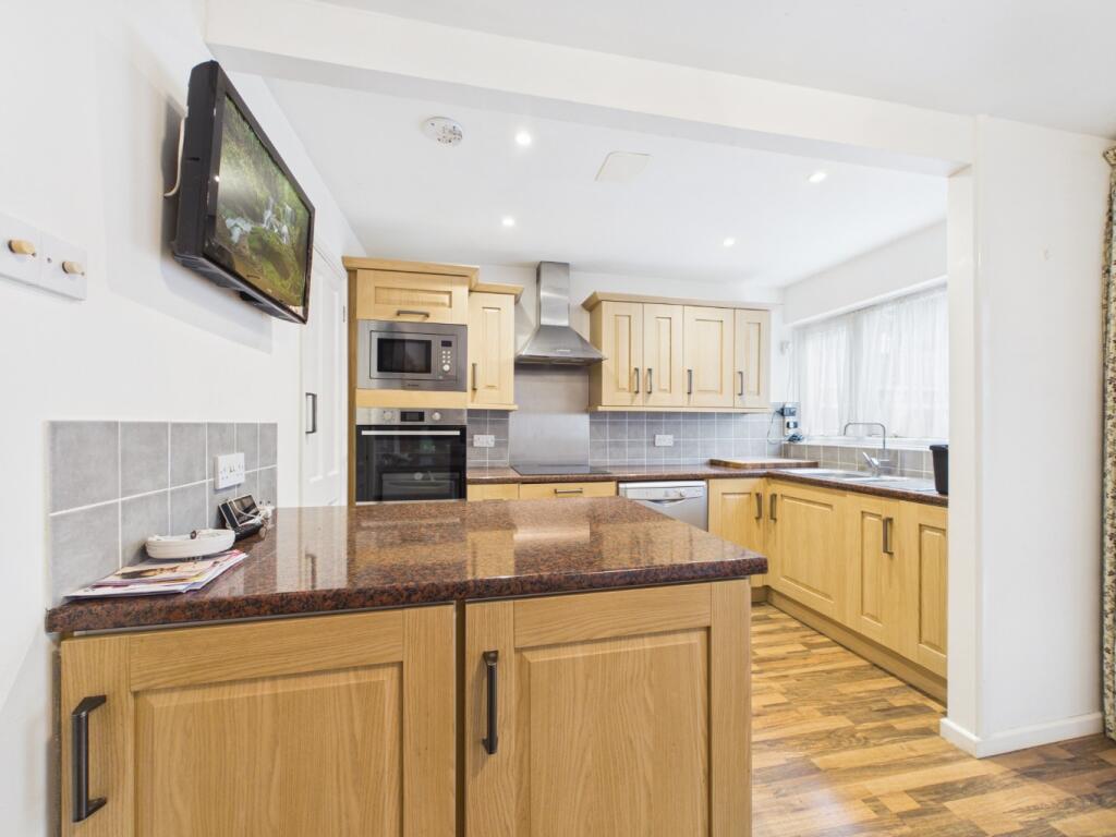 House in Croydon - More