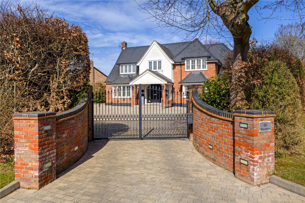 Main image of property: The Avenue, Dunstable, Bedfordshire, LU6
