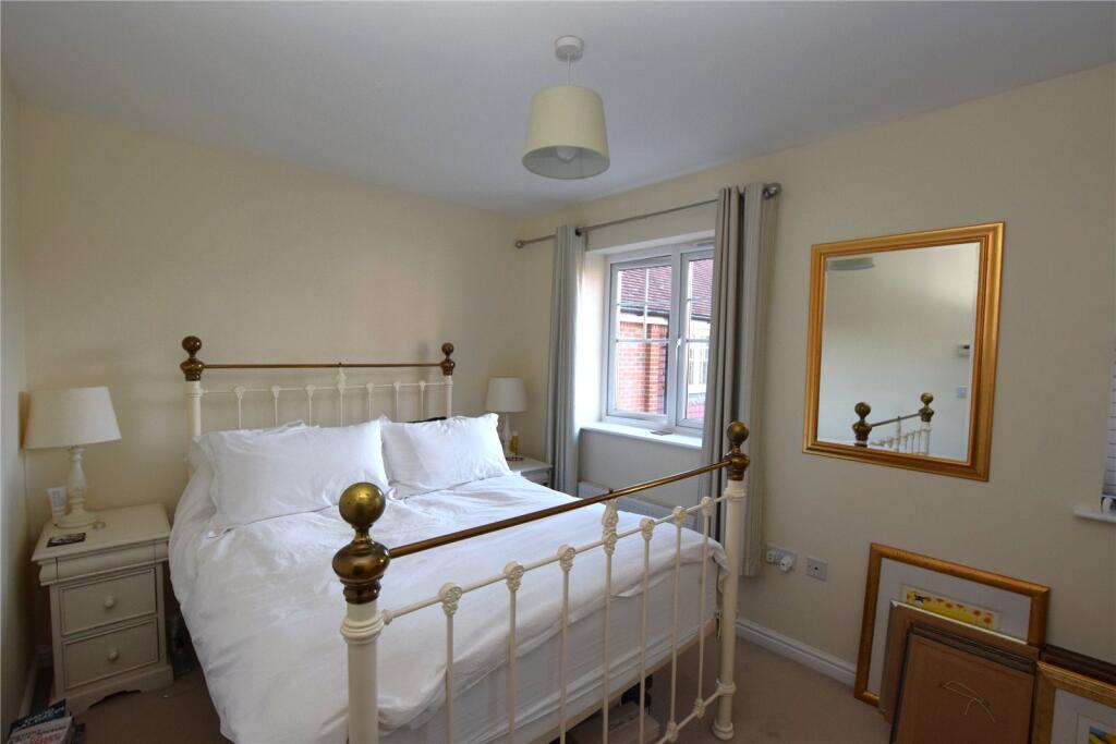 House in East Hampshire, Alton - More