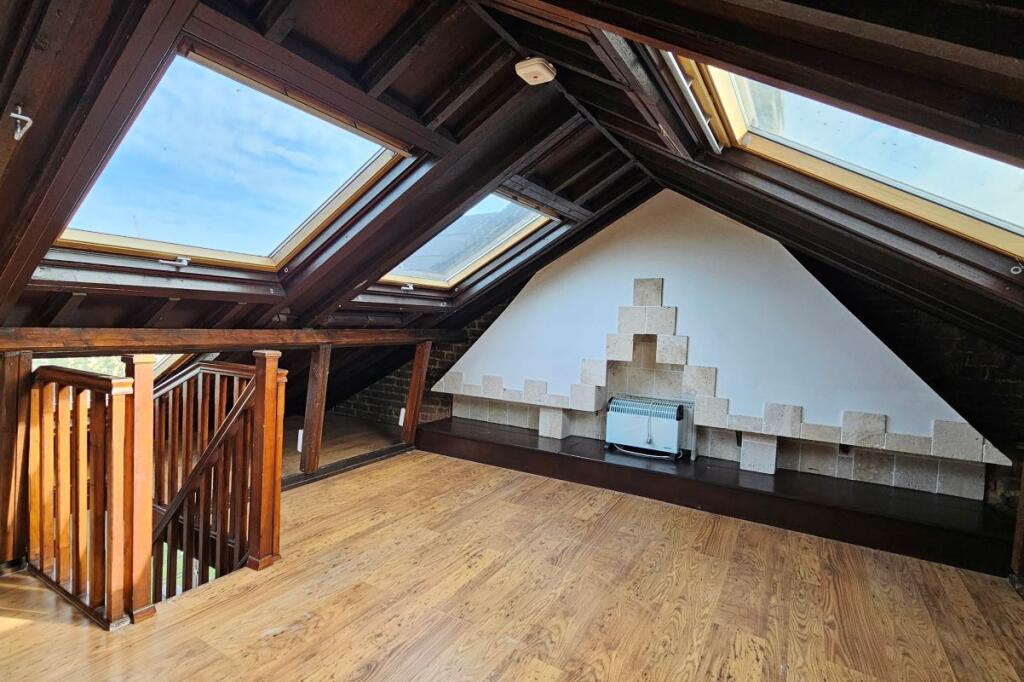 Apartment in Ilford - View 5