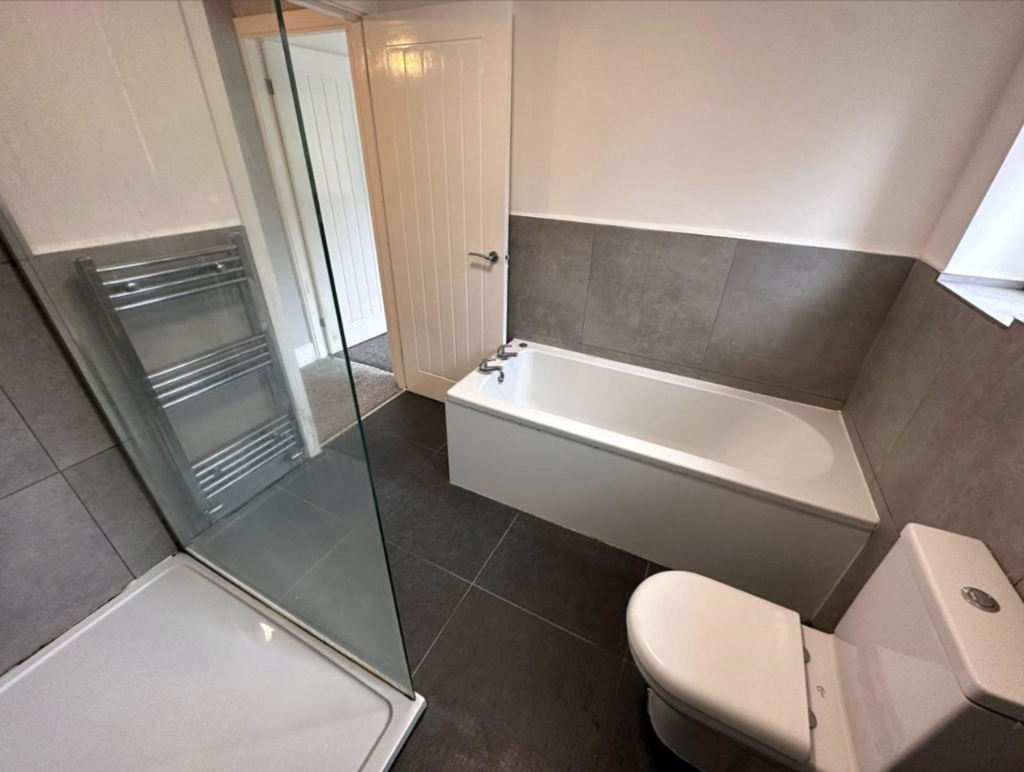 Whinfield Drive, Keighley, BD22 photo 4
