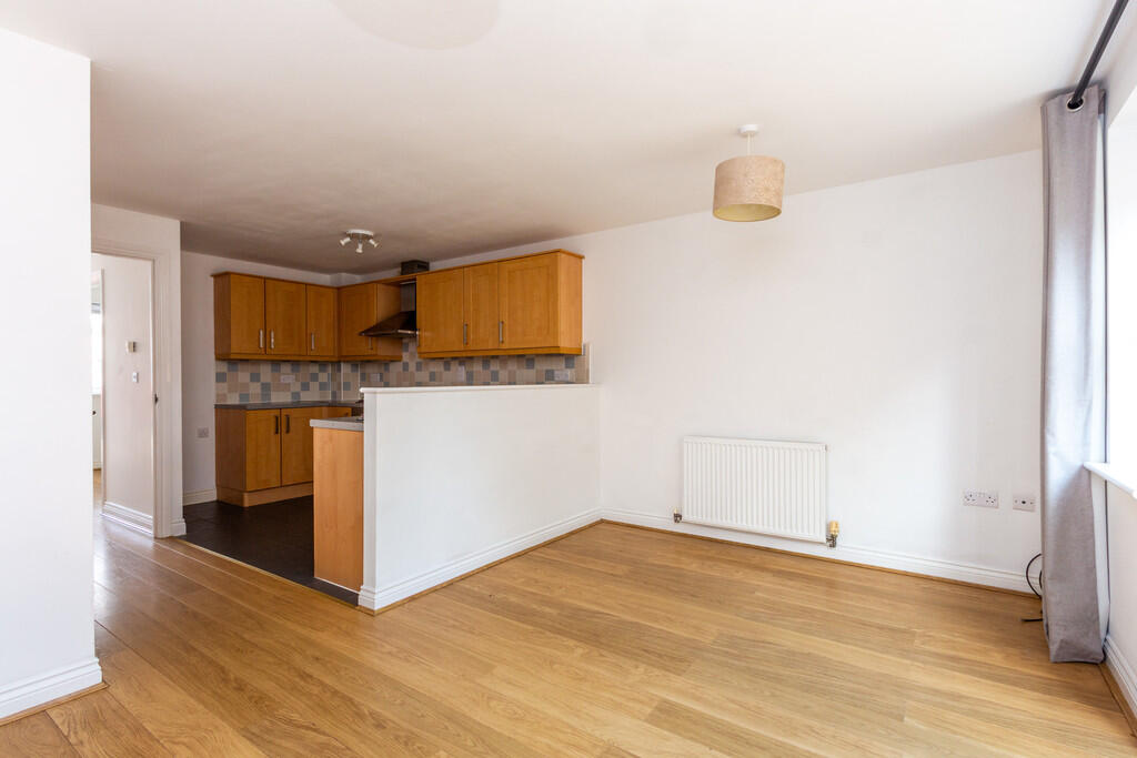House in Rushden, North Northamptonshire - View 4