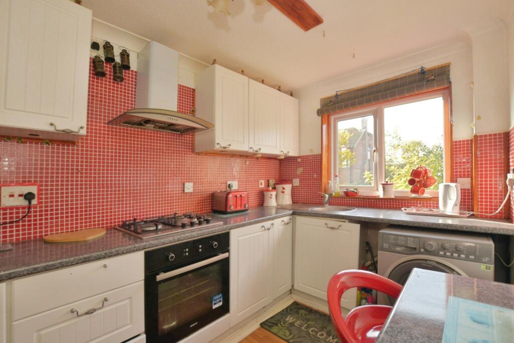Charles Cobb Close, Dymchurch, Kent, TN29 photo 4