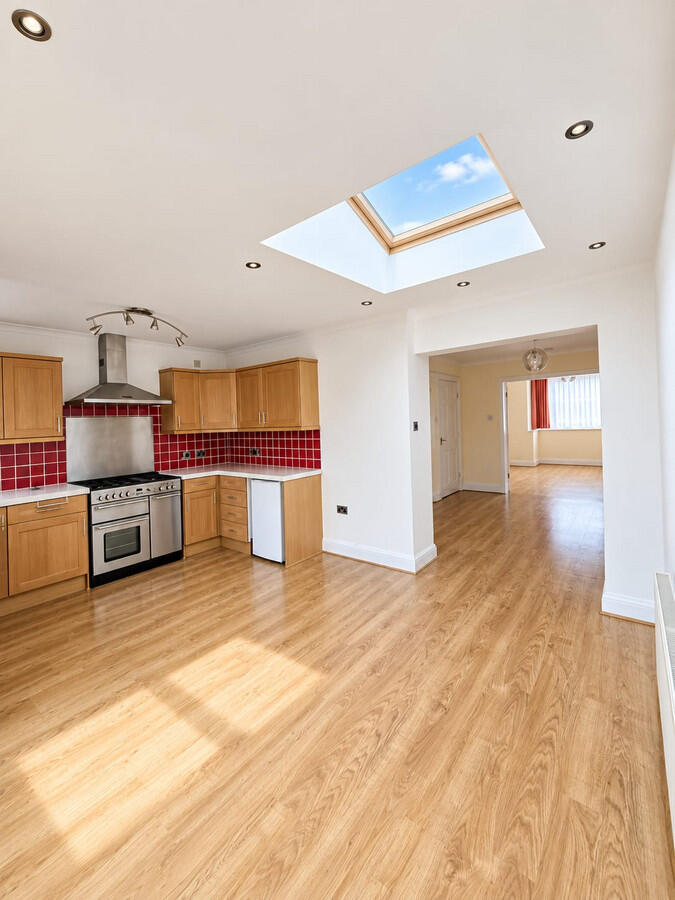 House in Hatfield, Birchwood - View 4