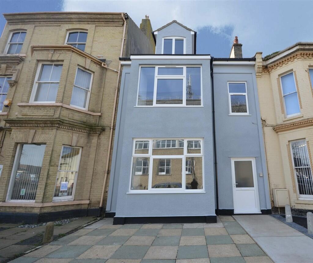 Main image of property: Flat 3, 15 Surrey Street