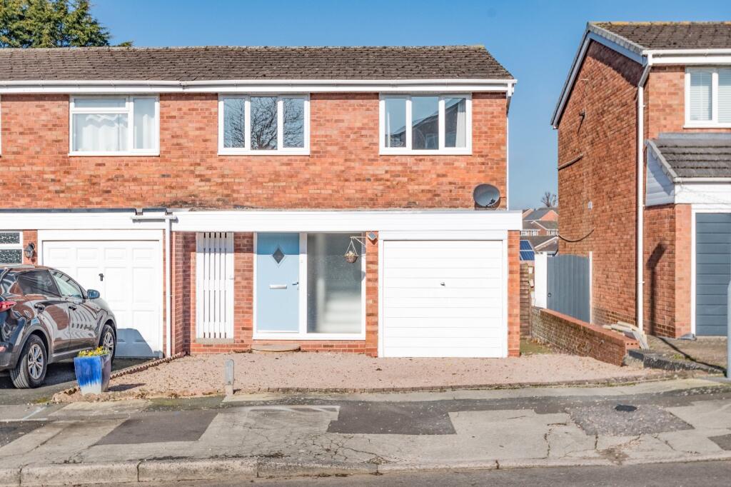 Main image of property: Wenlock Drive, Bromsgrove, Worcestershire, B61