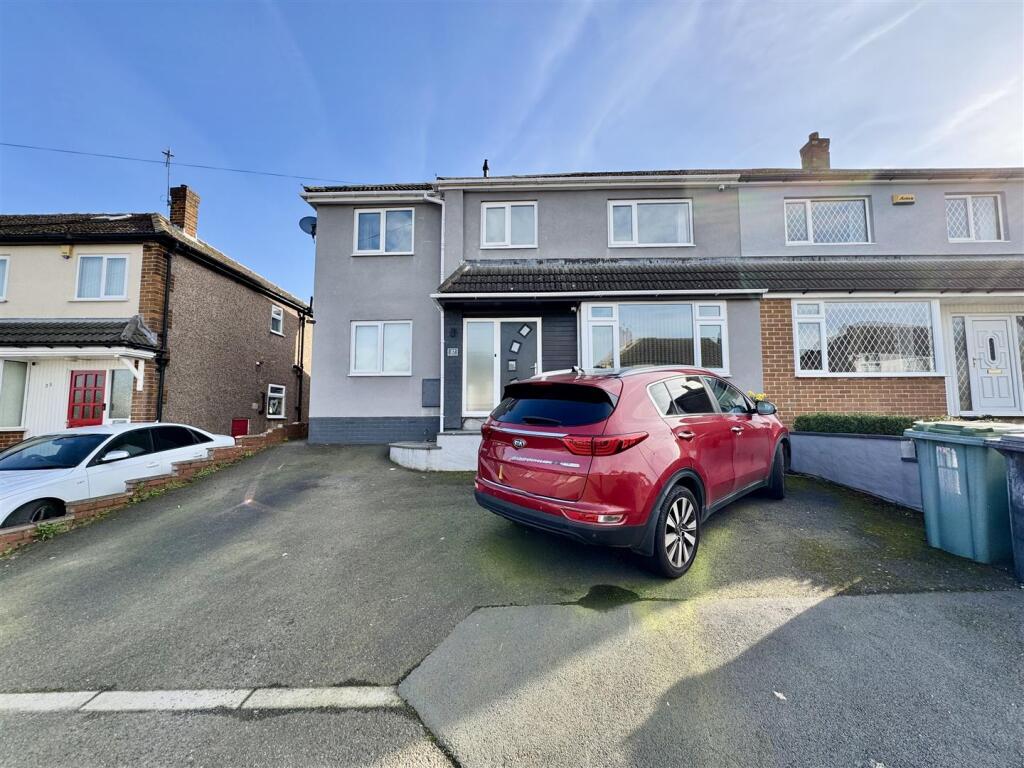 Main image of property: Greenside Avenue, Waterloo, Huddersfield, HD5 8QQ