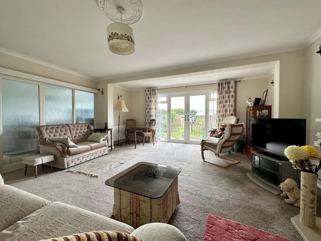 House in Basildon, Great Burstead and South Green - View 5