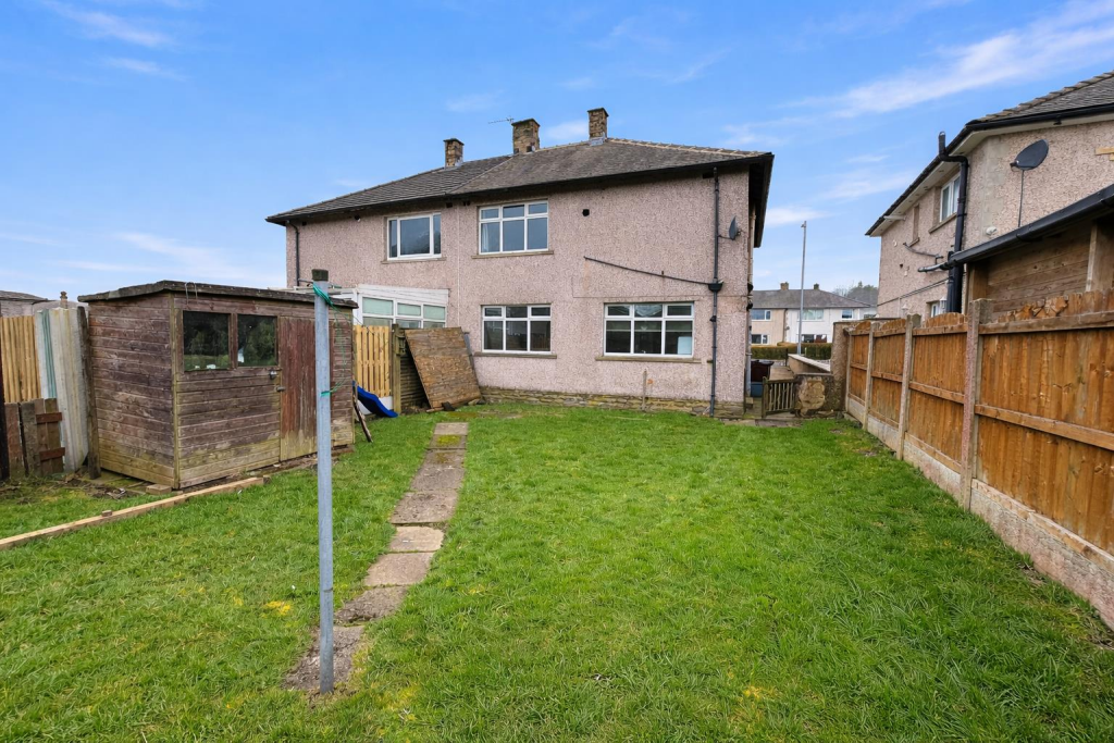 Hillcrest Road, Queensbury, Bradford photo 3