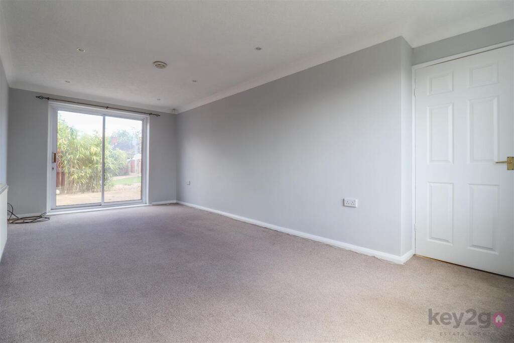 House in North East Derbyshire, Killamarsh - View 2