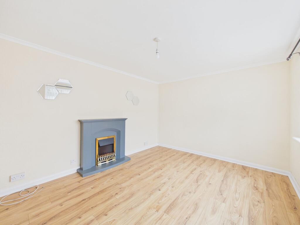 Jenkins Close, Haverfordwest, SA61 photo 2