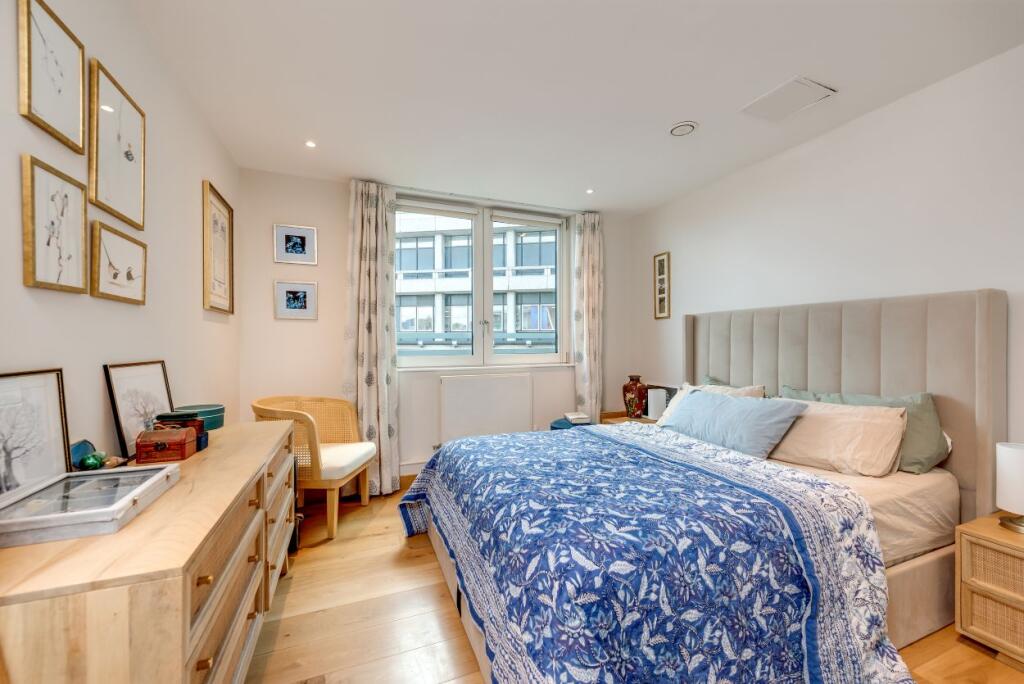 Apartment in London - View 5