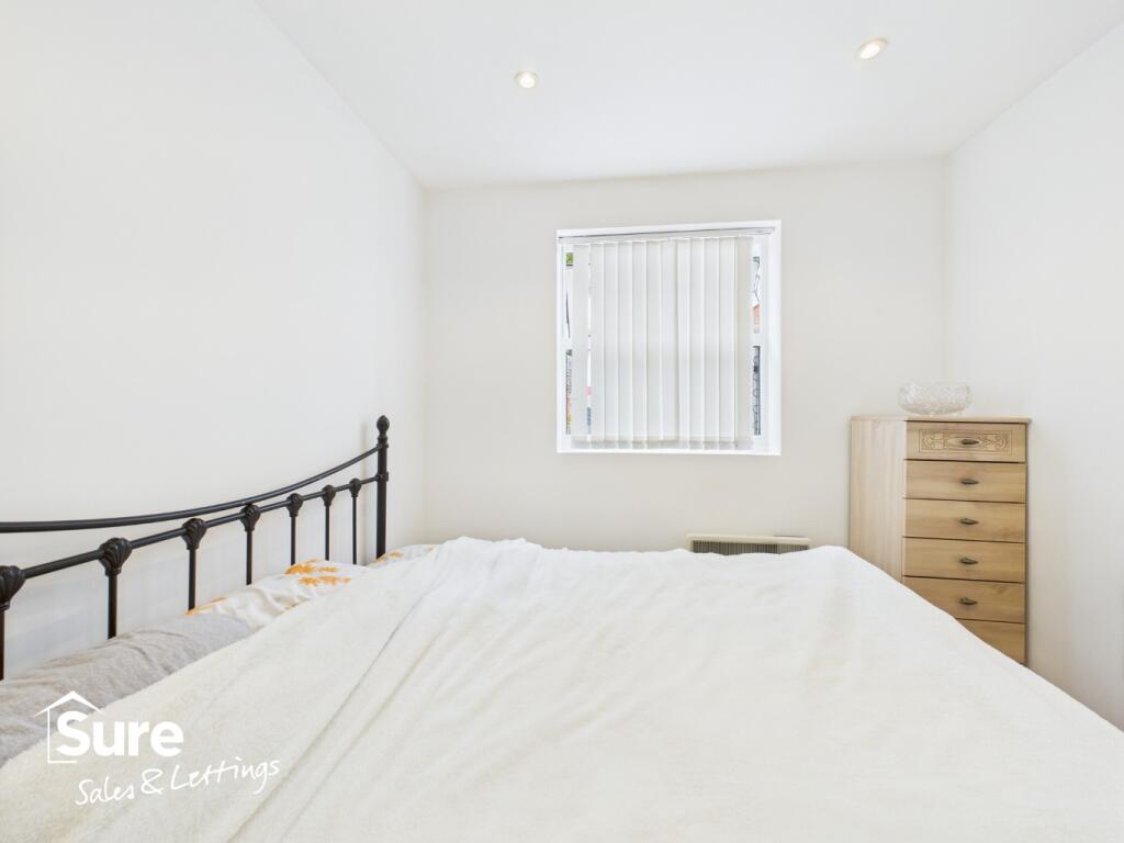 Apartment in Dacorum, Hertfordshire - View 5