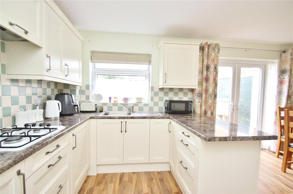 Otter Close, Verwood, Dorset, BH31 photo 4