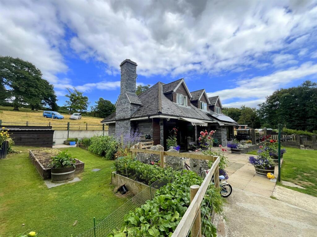 Main image of property: Llanwrthwl, Llandrindod Wells