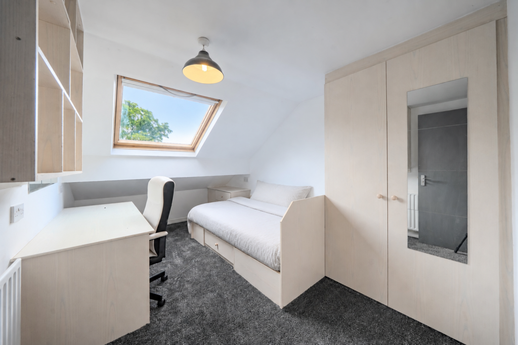 Apartment in Leeds - More